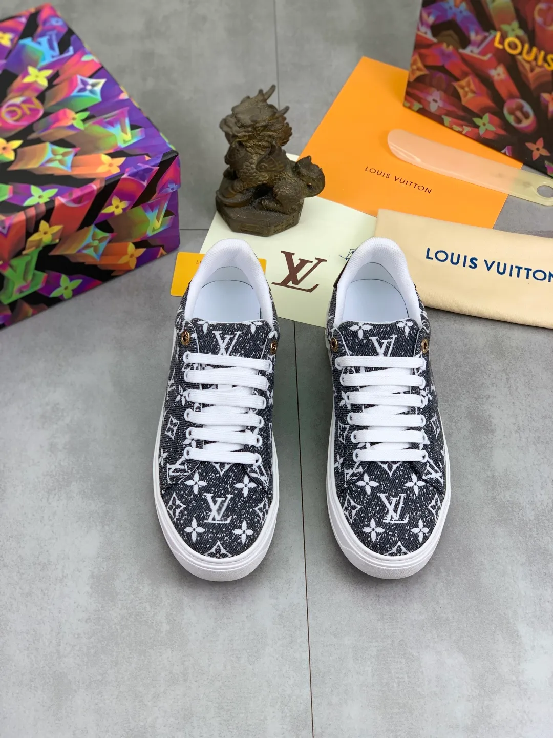 Men's men's shoes💰P520💰[New model]🆘High quality cowhide [Louis Vuitton]LV official website latest model🎁casual and fashionable men's shoes👟hot style💥simple and elegant style, exclusive for trendy men. Unique official website latest brand elements👑original decoration, fashionable and generous, the fabric is made of original denim➕comfortable and breathable mesh lining➕cow leather feet ✅The official website specifies wear-resistant casual outsole, the classic model is taken in real life🎬Color: 6️⃣colors available😍Number of codes: 38-44 Full set of packaging